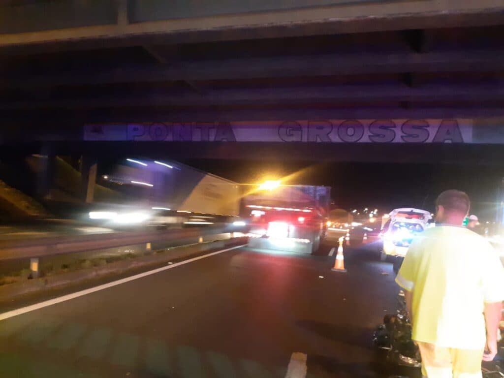 Homem e adolescente ficam em estado grave após acidente na rodovia