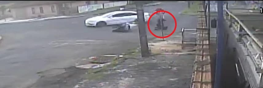 Vídeo impressionante mostra momento de acidente entre carro e moto em PG