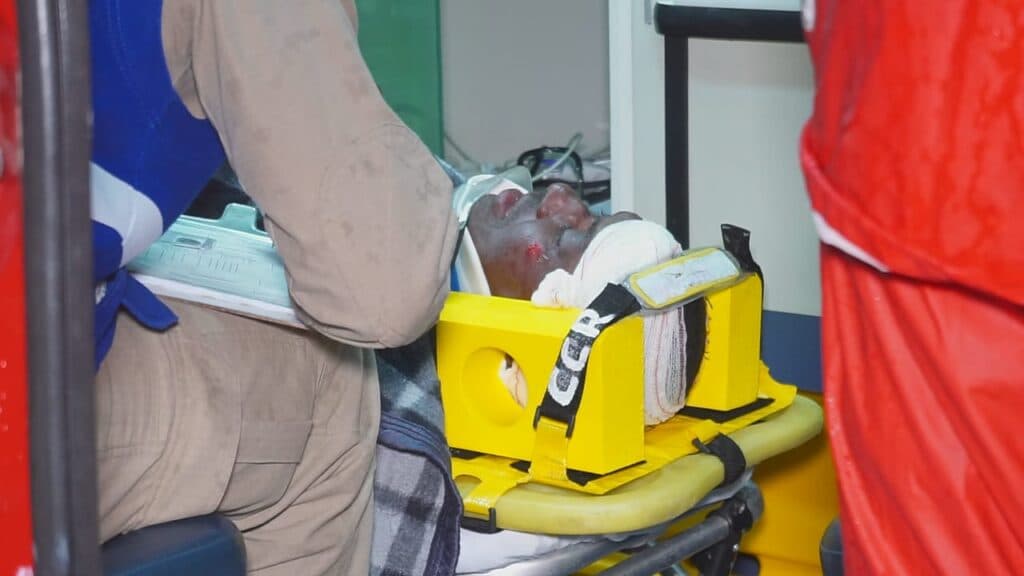 Homem é atropelado em frente à rodoviária de PG