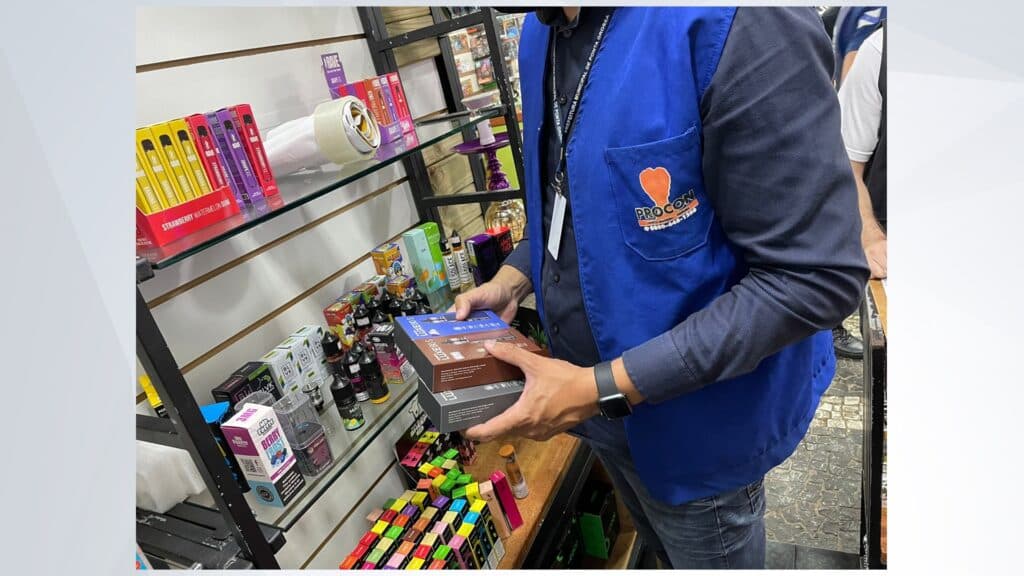 Procon apreende 478 itens no Shopping Popular de PG