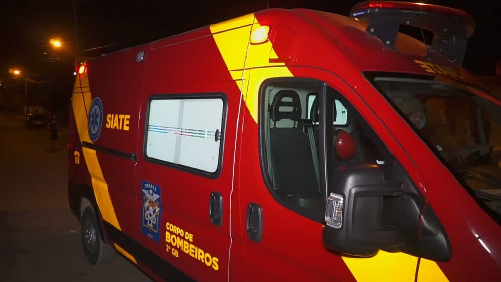 Piloto sofre ferimentos moderados após acidente com carro no Jardim Carvalho.