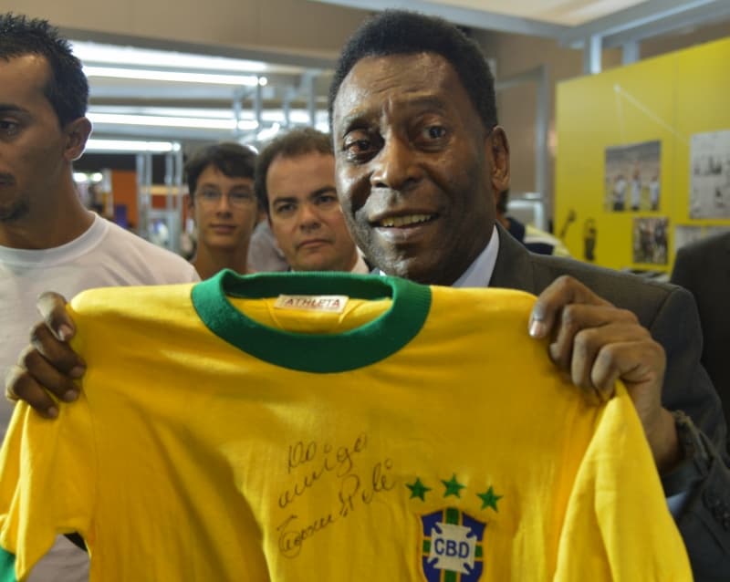 Pelé deixa de responder a quimioterapia e segue em cuidados paliativos