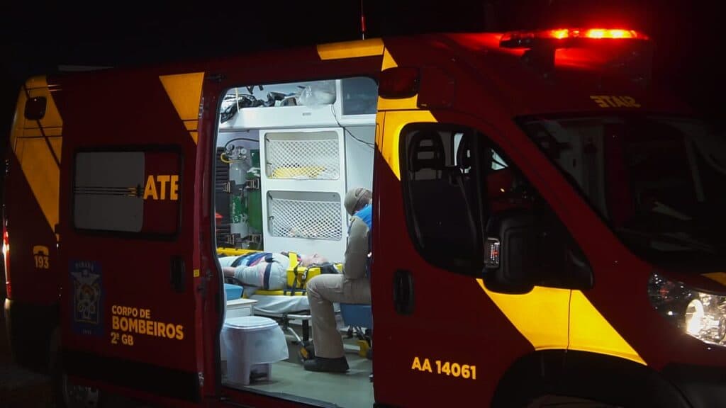 Motociclista fica ferida em acidente no Jardim Esplanada