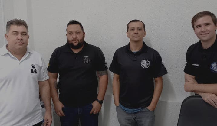 Motoristas de PG criam aplicativo próprio e buscam incentivar o comércio local