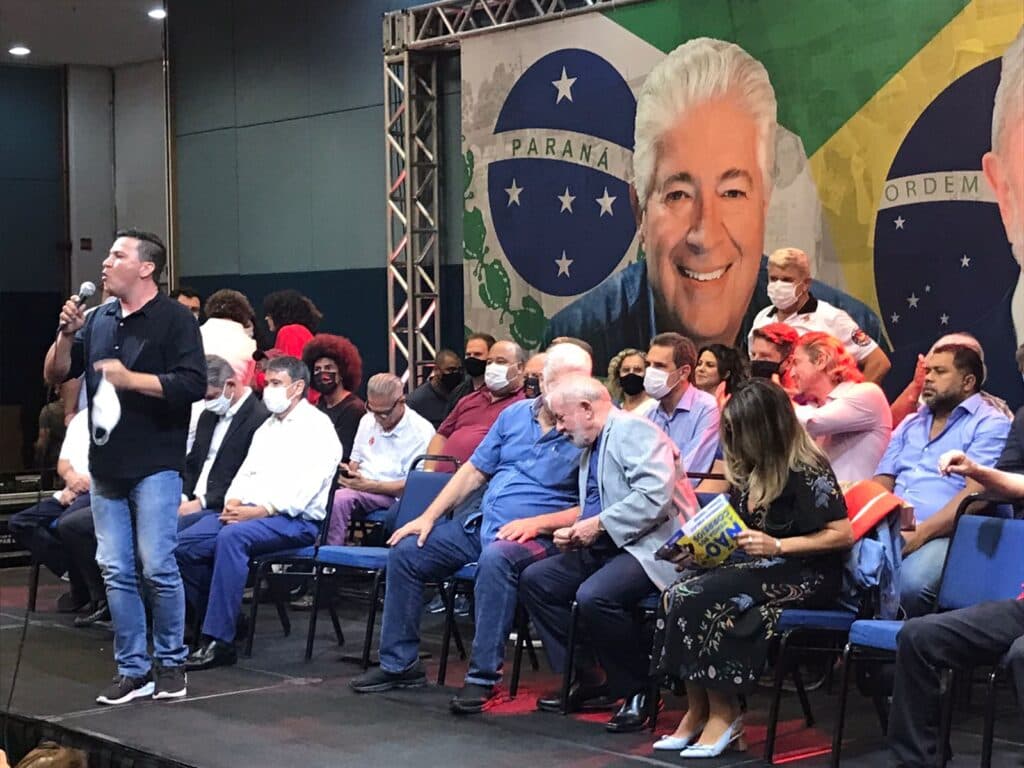Lula visita Paraná para formalizar filiação de Requião ao PT