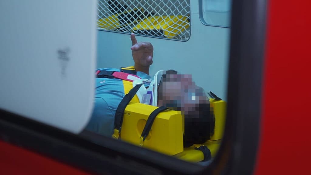 Carro avança preferencial e é atingido por moto