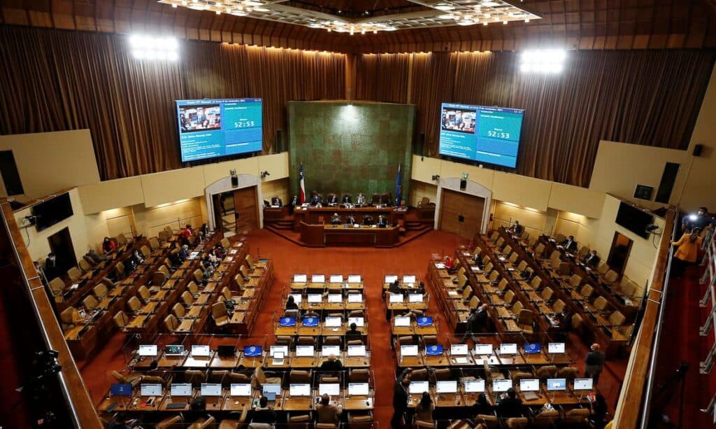 Congresso chileno aprova casamento entre pessoas do mesmo sexo