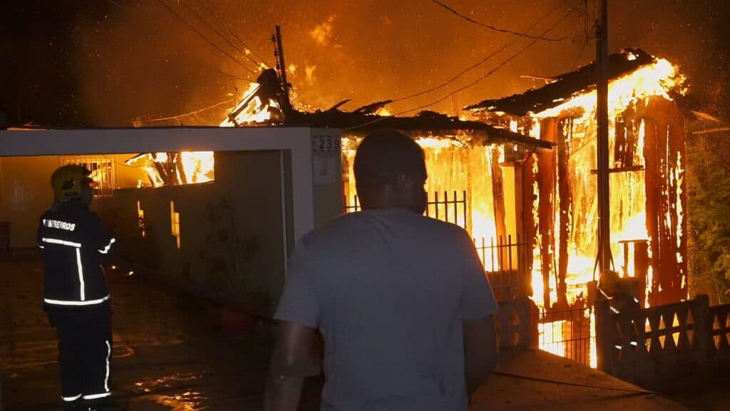 Incêndio destrói residência em PG