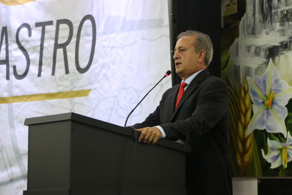 Moacyr deixa Prefeitura de Castro para disputar cadeira na Assembleia