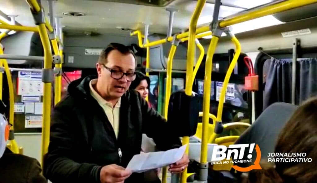 Motorista da VCG realiza homenagem para os pais e emociona passageiros