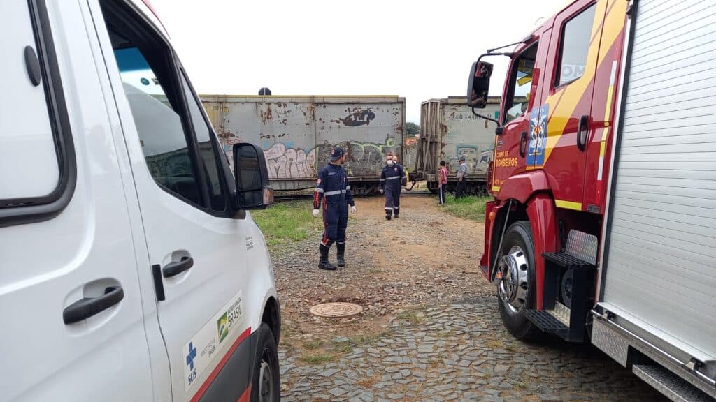 Corpo de jovem é dividido ao meio após ser atropelado por trem em PG