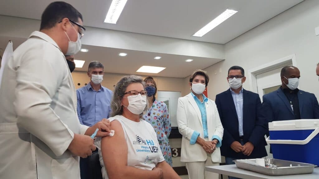 Regional de PG recebe vacinas de reforços contra Covid-19