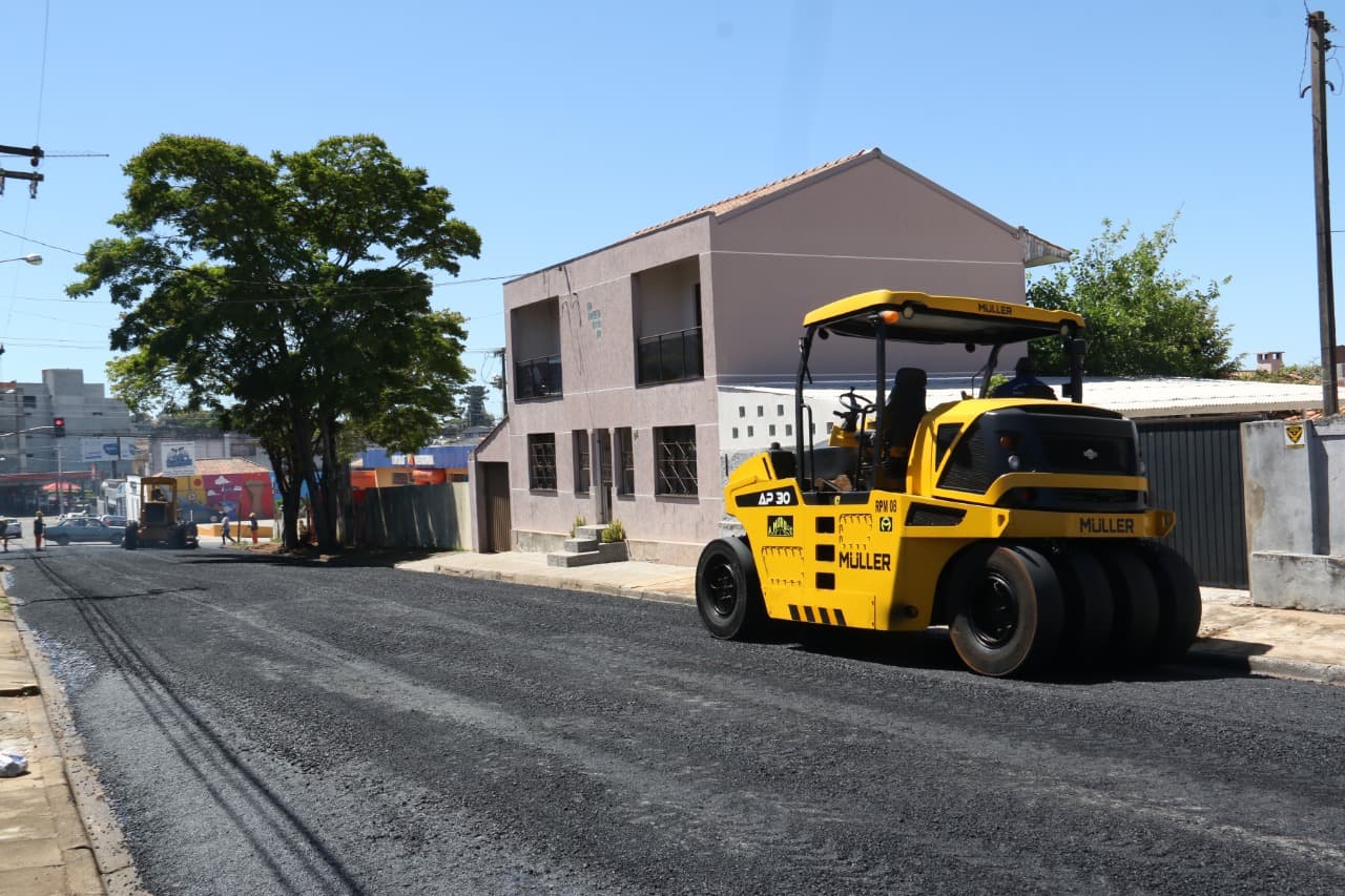 Avançam obras de asfalto em Oficinas e Vila Estrela