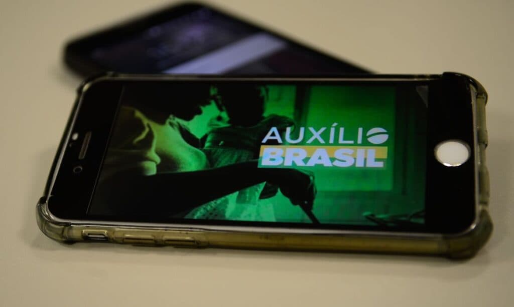 Caixa começa a pagar parcela de março do Auxílio Brasil
