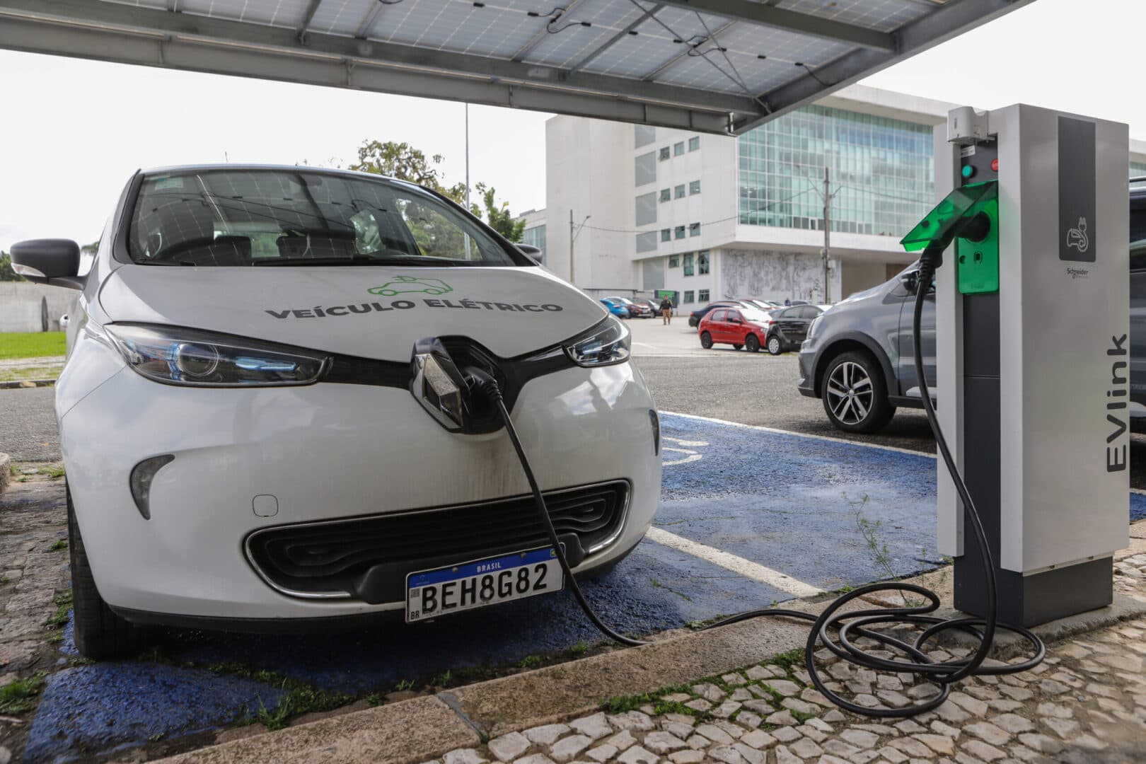 Com incentivo e ampliação de estrutura, Paraná avança na eletromobilidade