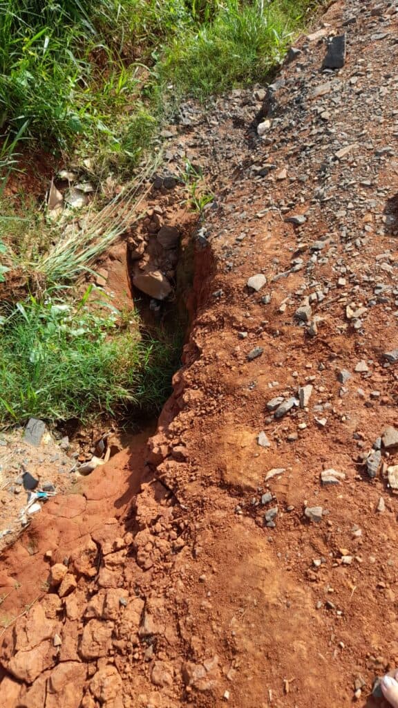 Moradores reclamam das condições das ruas em bairro de PG