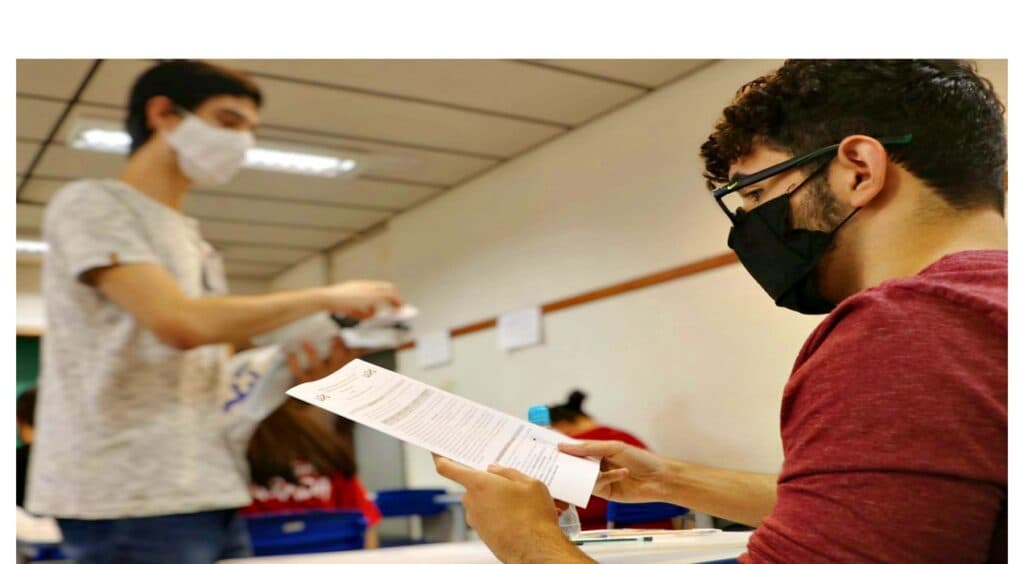 Indícios apontam vazamento do tema de redação do vestibular da UEPG.