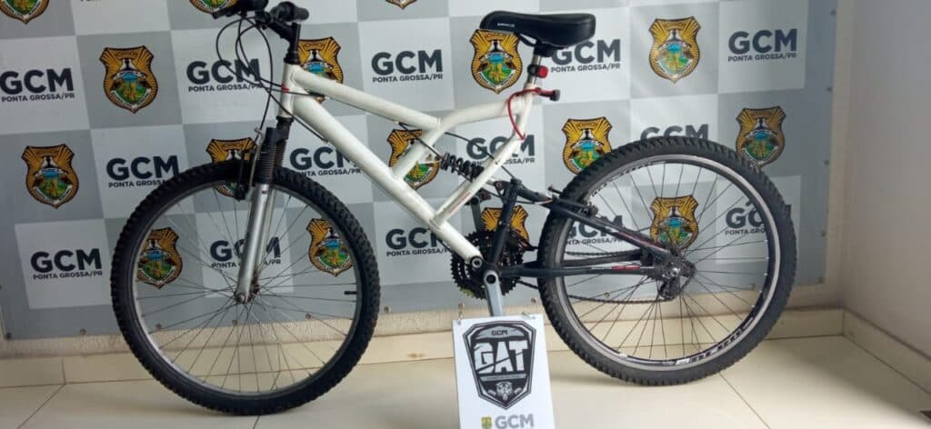 Dois homens são presos após furtarem bicicletas esportivas em PG