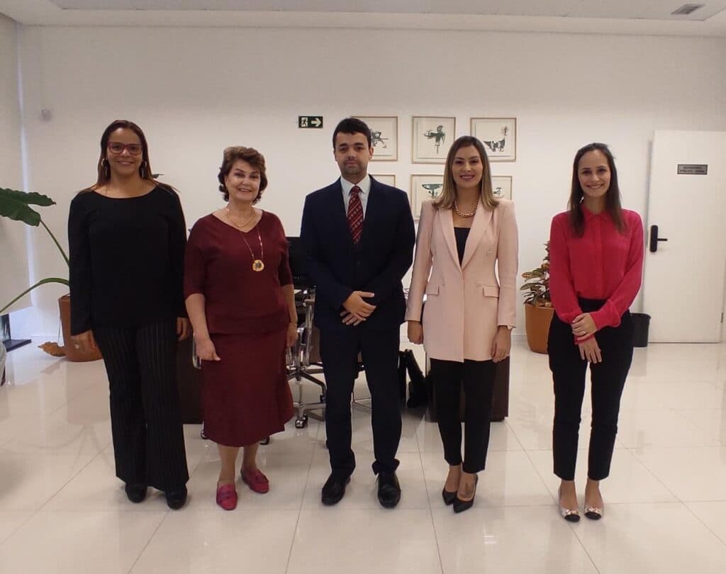 Mabel Canto quer criar núcleo especial de defesa das mulheres policiais do PR