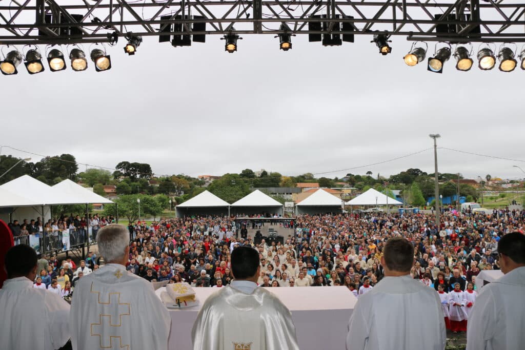 Castro tem missa presencial em homenagem à Nossa Senhora Aparecida