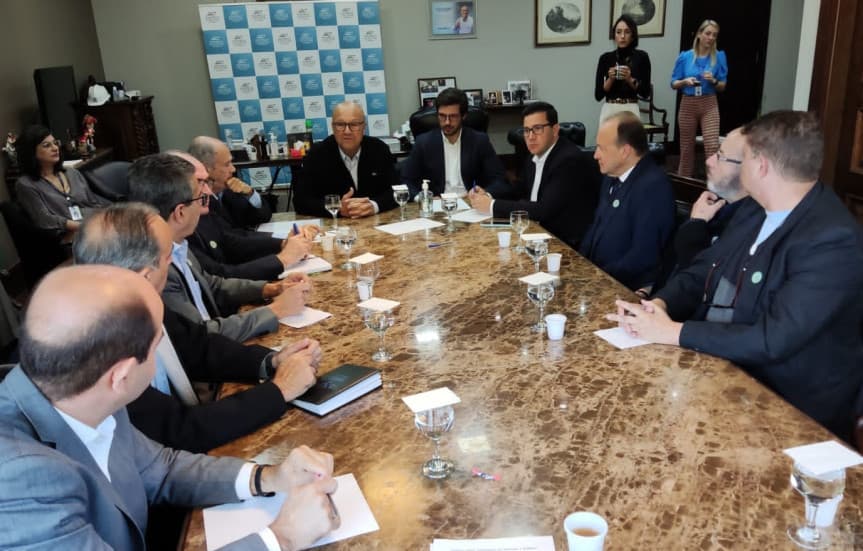 Deputados  defendem suspensão da licitação dos pedágios no PR