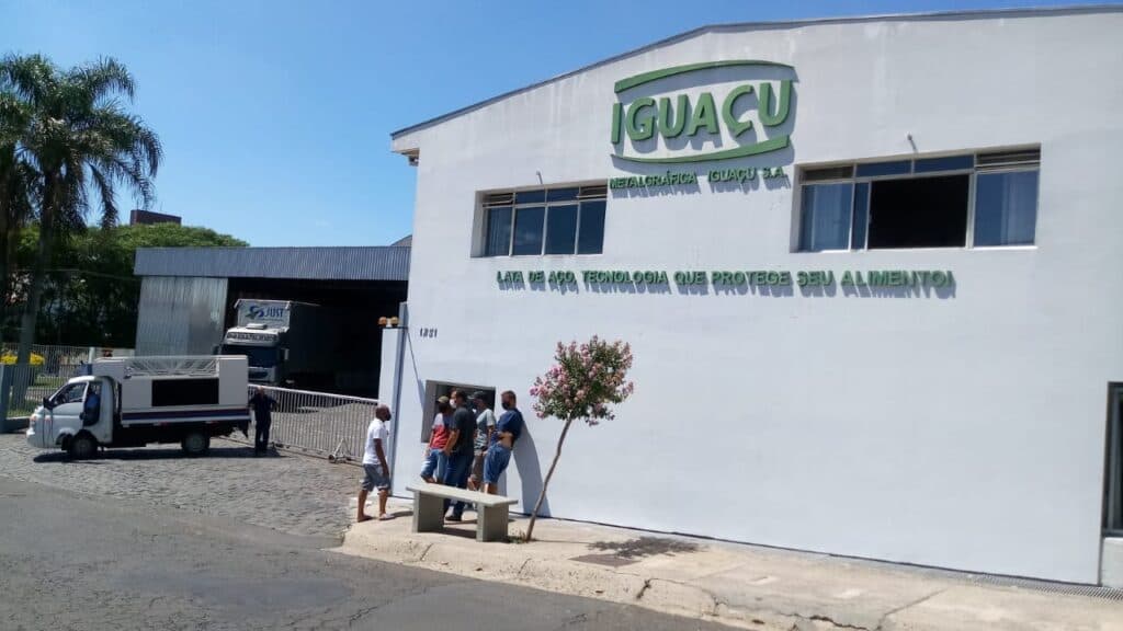 Trabalhadores de PG fazem protesto para exigir salários atrasados