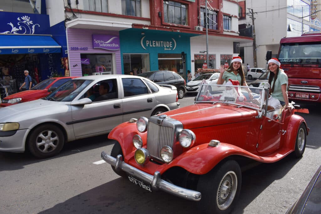 Passeata de Natal terá trenó do Papai Noel e Coral Arautos do Evangelho