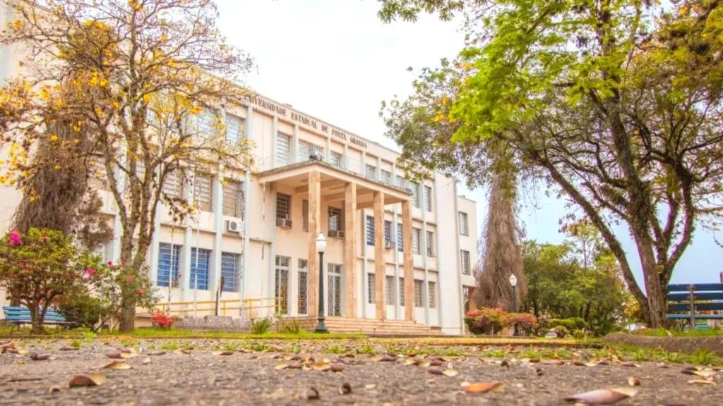 Projeto proíbe cobrança de tarifas bancárias de instituições públicas de ensino