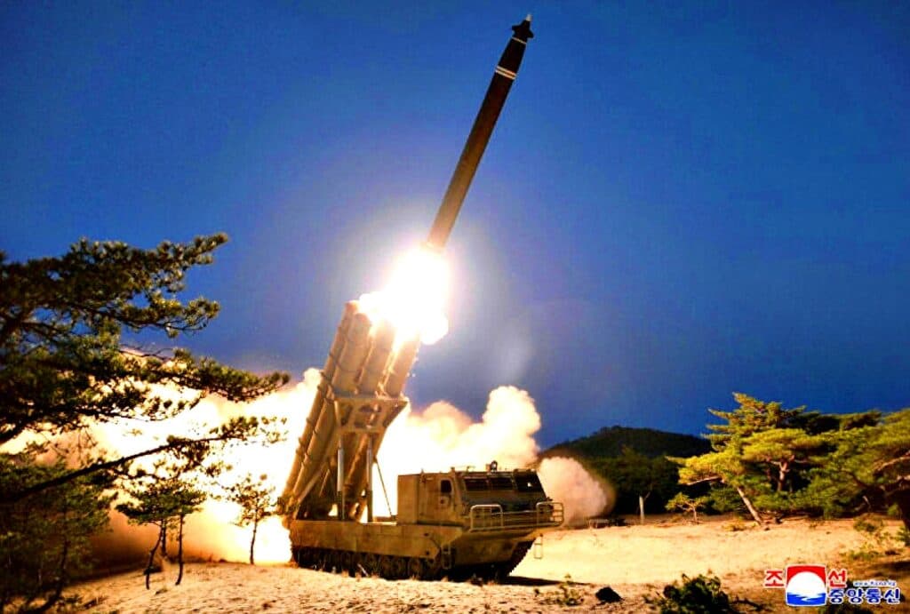 Coreia do Norte dispara novo míssil antiaéreo em mais um teste