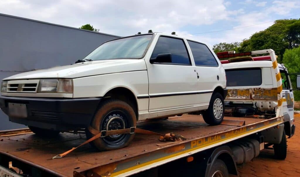 Veículo roubado é encontrado no Residencial Andorinhas em Ponta Grossa