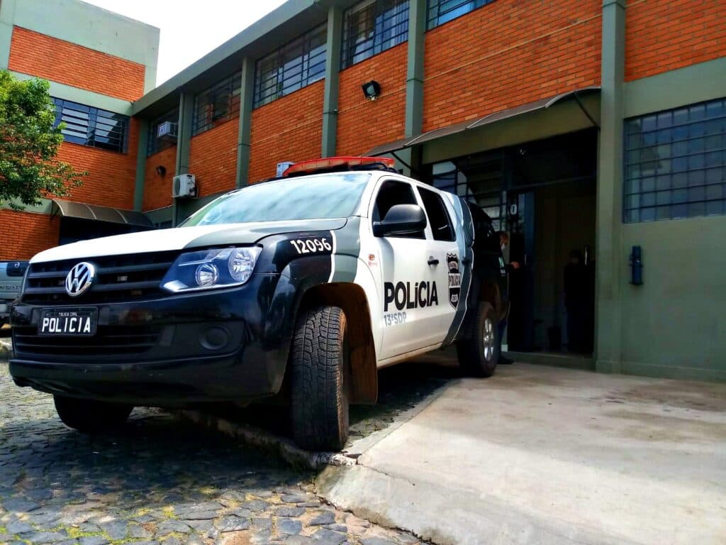 Homem preso por agressão à mulher comete suicídio na 13ª SDP