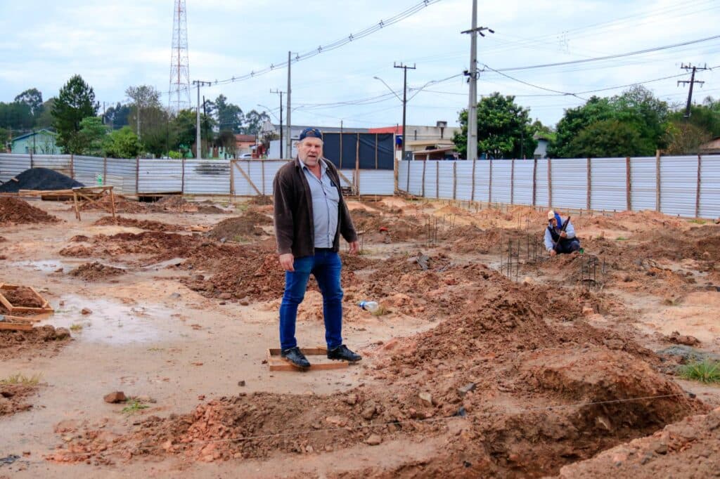 Prefeito de Tibagi vistoria obras nos distritos