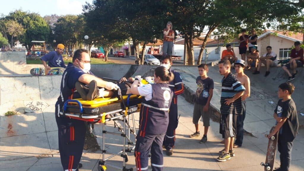 Adolescente cai em pista de skate e fica inconsciente no Santa Paula