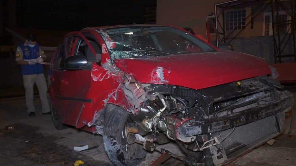 Motorista tenta provocar acidente e se envolve em batida