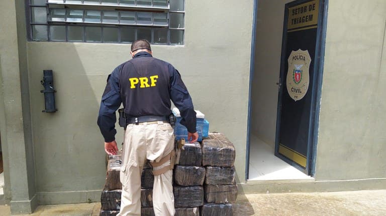 PRF apreende mais de 300 Kg de maconha em Ponta Grossa
