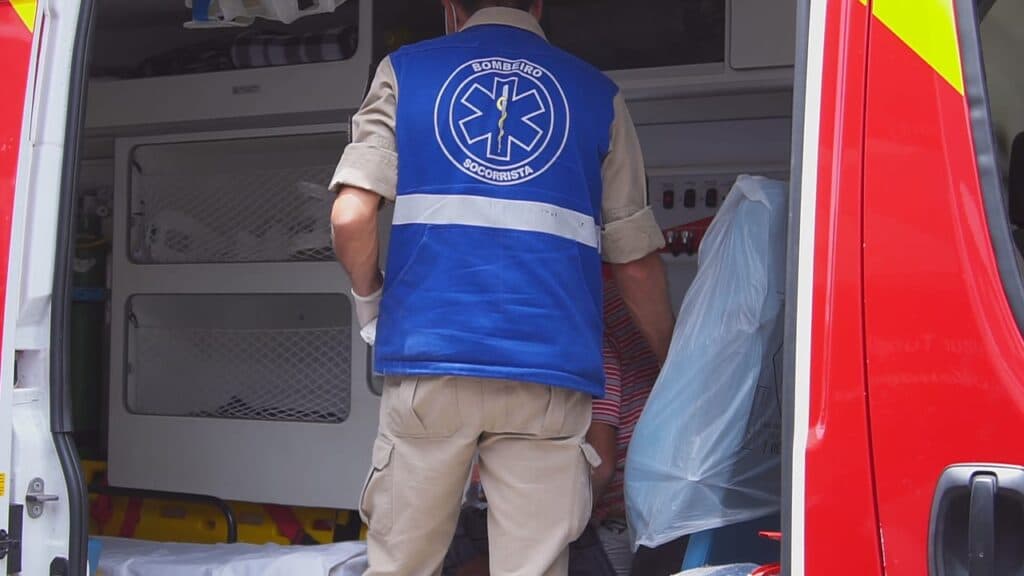 Funcionários de hotel ajudam homem esfaqueado no Centro de PG