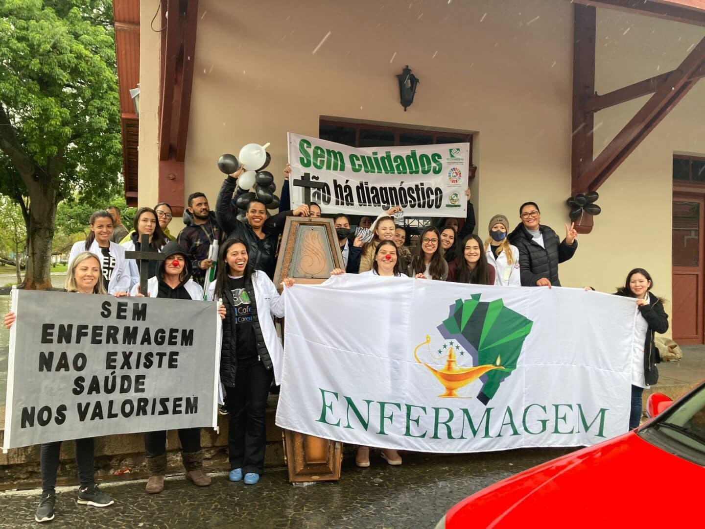 Dia de paralisação nacional pelo piso da enfermagem tem ato em PG