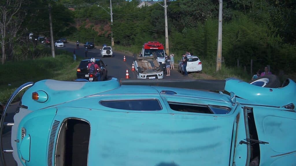 Acidente com capotamento deixa três vítimas em PG