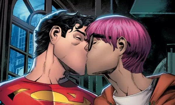 Eduardo Bolsonaro critica atração sexual de super-herói da DC