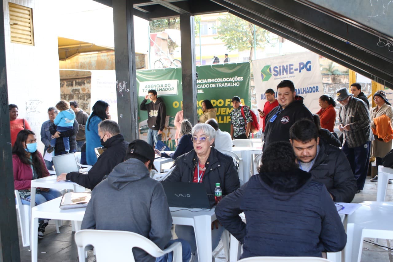 Agência do Trabalhador Móvel oferta 300 vagas de emprego, nesta quinta (17)