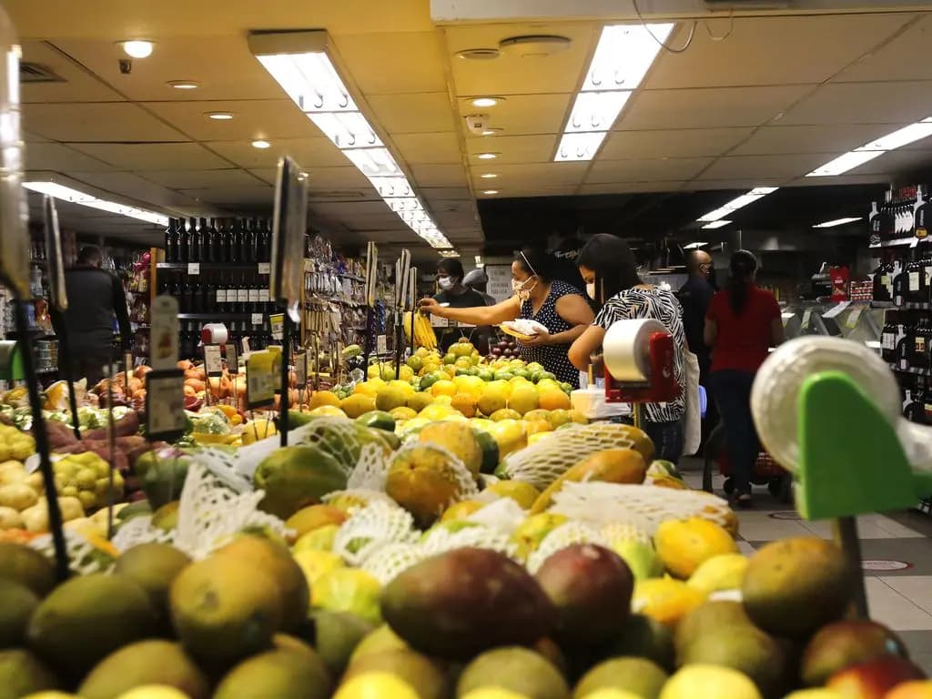 Ponta-grossenses gastam mais de 60% do salário mínimo no supermercado