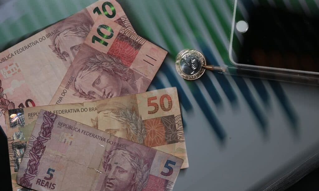 Caixa paga Auxílio Brasil a cadastrados com NIS final 9