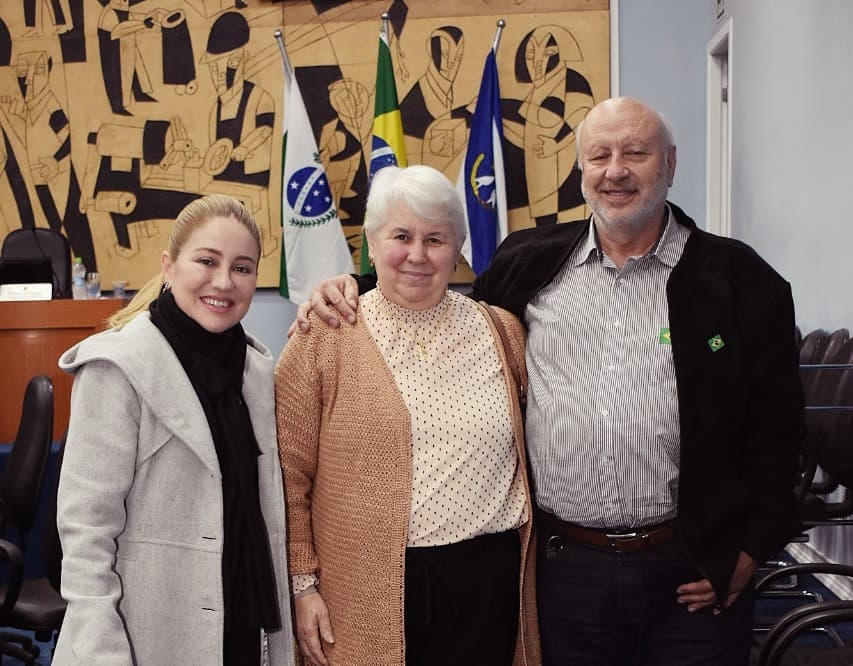 Taxista, com 59 anos de trabalho, é homenageado com nome de rua em PG