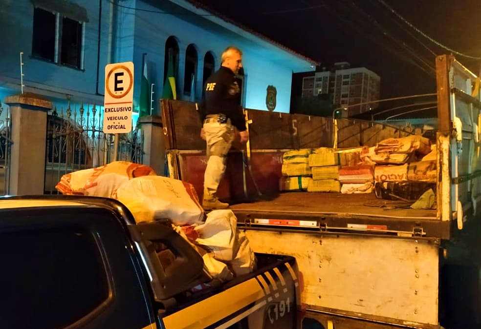 Homem é preso ao ser flagrado transportando mais de 6 toneladas de maconha na BR-376