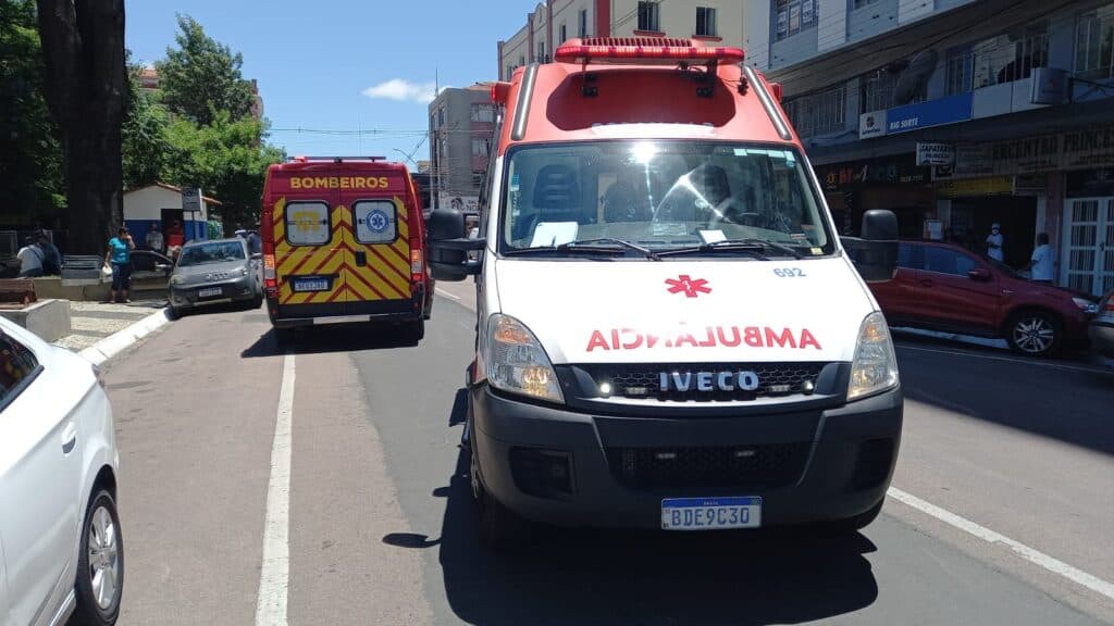 Homem é esfaqueado no centro de PG