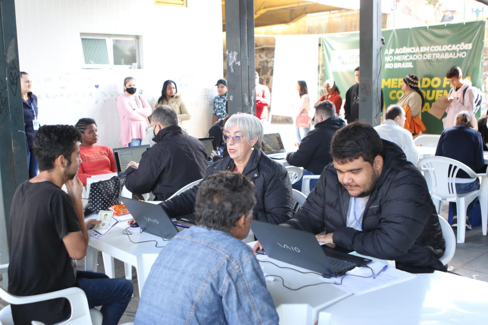 Agência do Trabalhador Móvel oferta 460 vagas de emprego, nesta quinta em PG