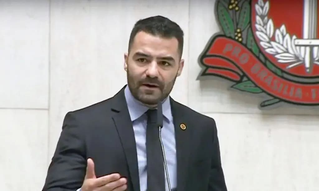 Conselho de Ética aprova abrir processo contra Arthur do Val