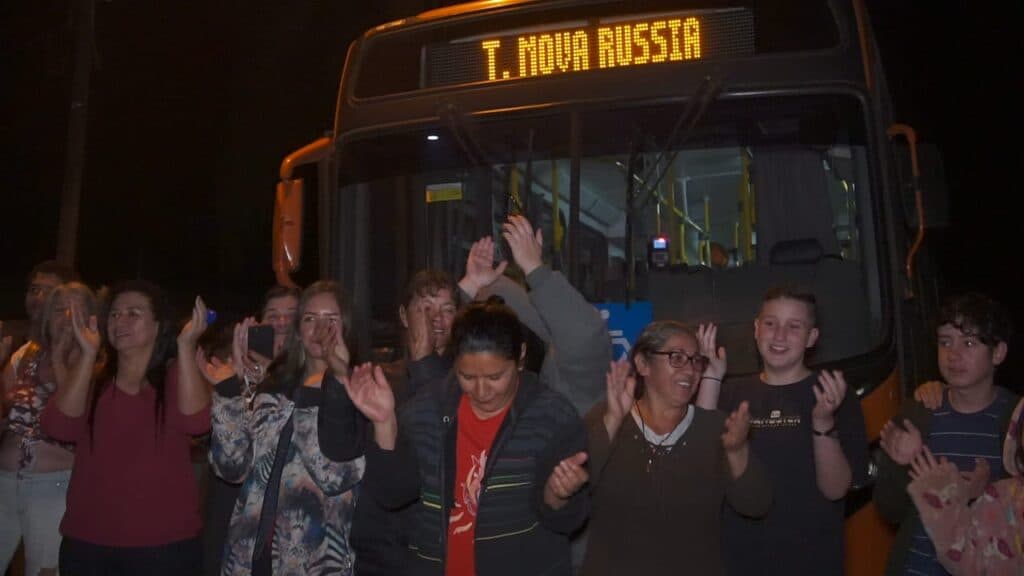 Moradores protestam contra redução das linhas de ônibus em PG