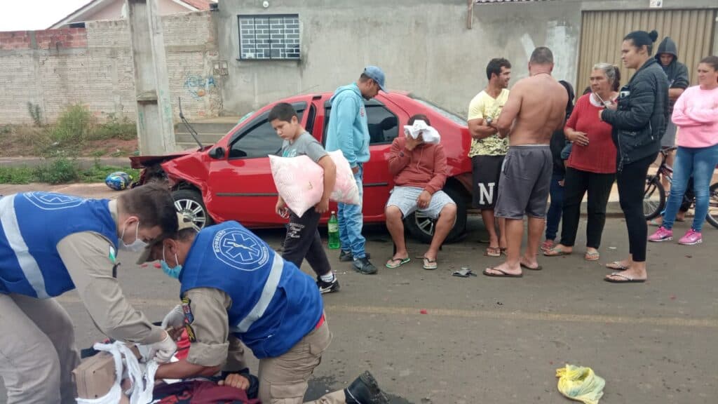 Acidente grave no Jardim Costa Rica 2 deixa três pessoas feridas