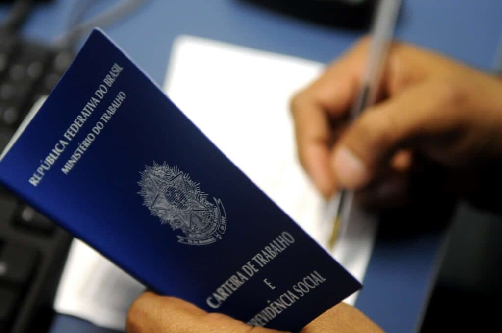 Agência do Trabalhador de PG divulga 213 vagas de emprego para esta quarta-feira